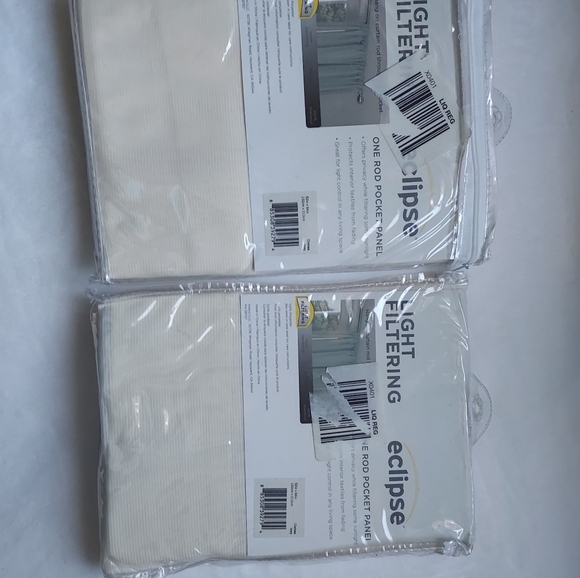 Eclipse Light Filtering curtains - Picture 10 of 11